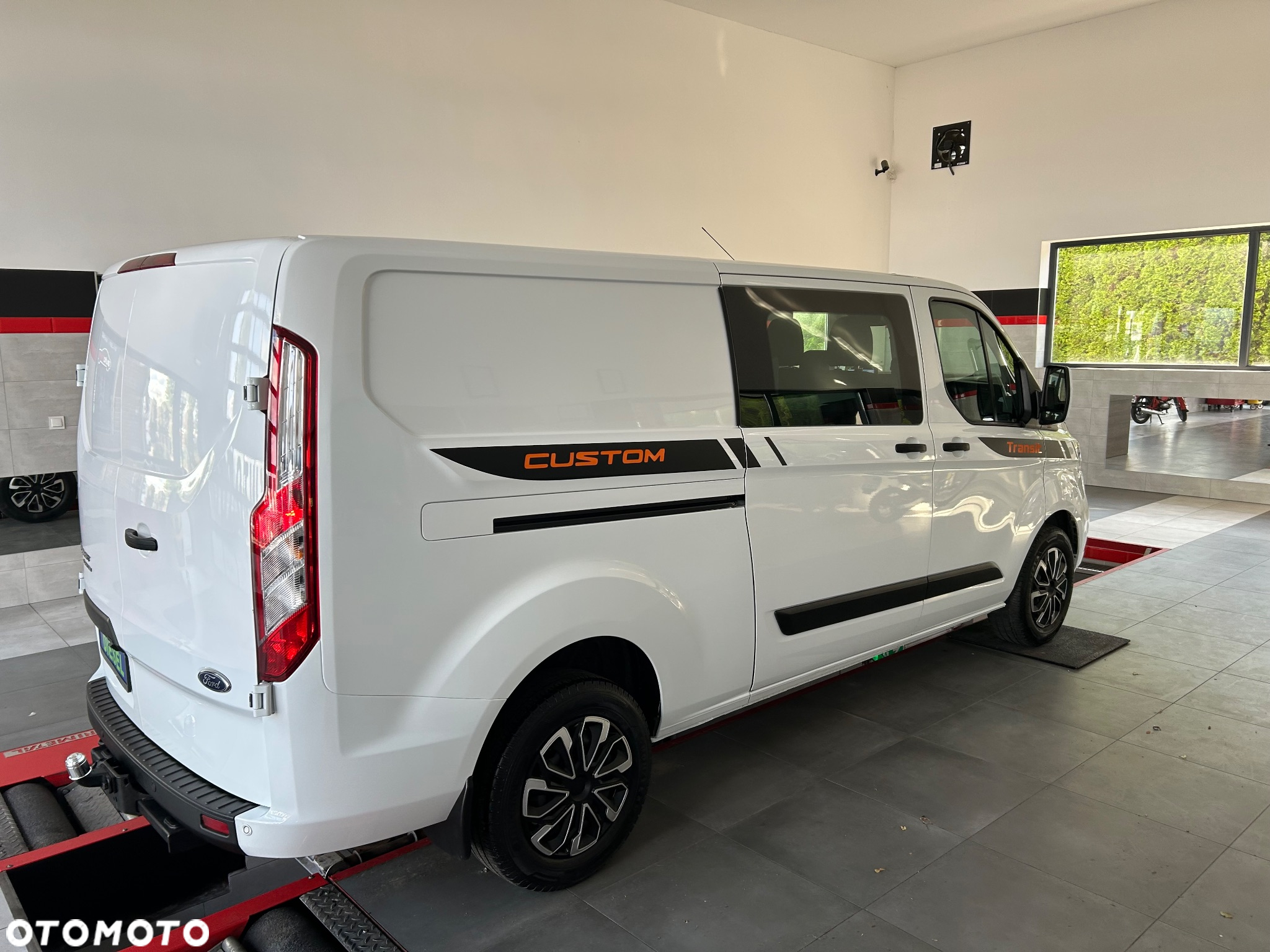 Ford Transit Custom 320 L1H2 VA Trend Nugget - 9
