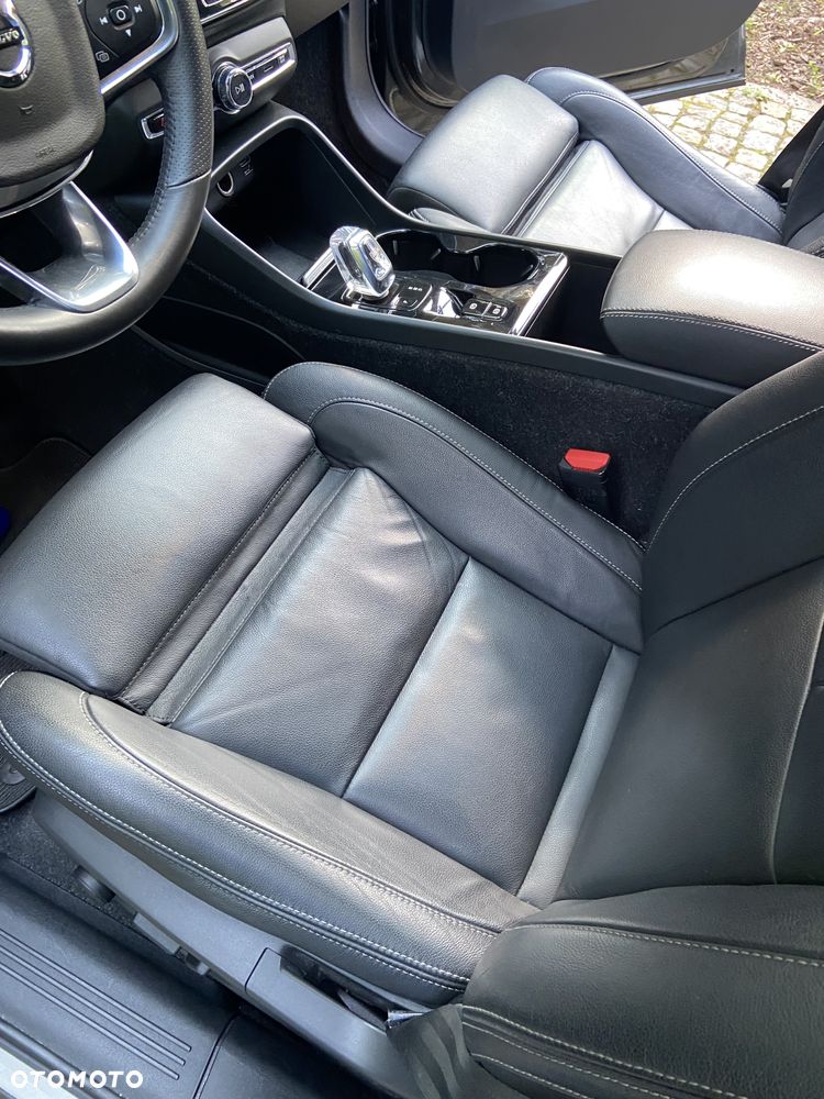Volvo XC 40 D4 AWD Inscription - 12