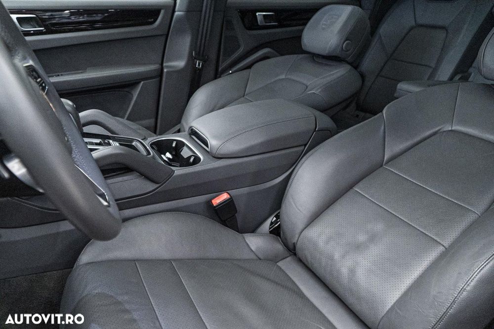 Porsche Cayenne Tiptronic S - 17