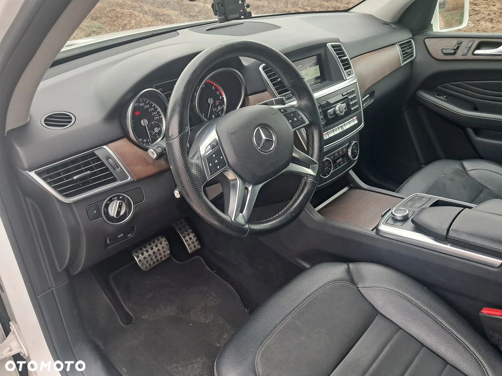 Mercedes-Benz ML - 8