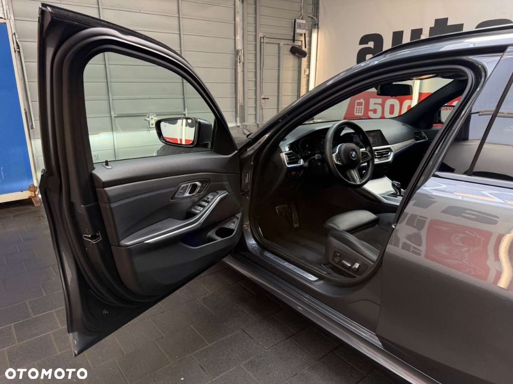 BMW Seria 3 - 21