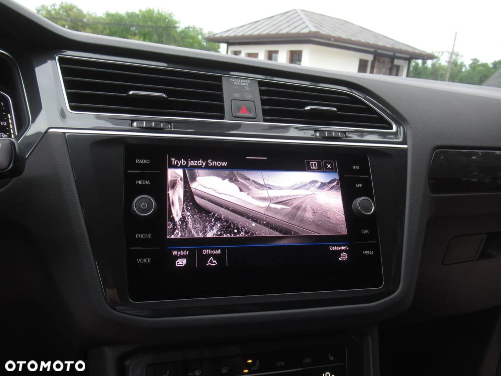Volkswagen Tiguan 2.0 TSI 4Mot Elegance DSG - 28
