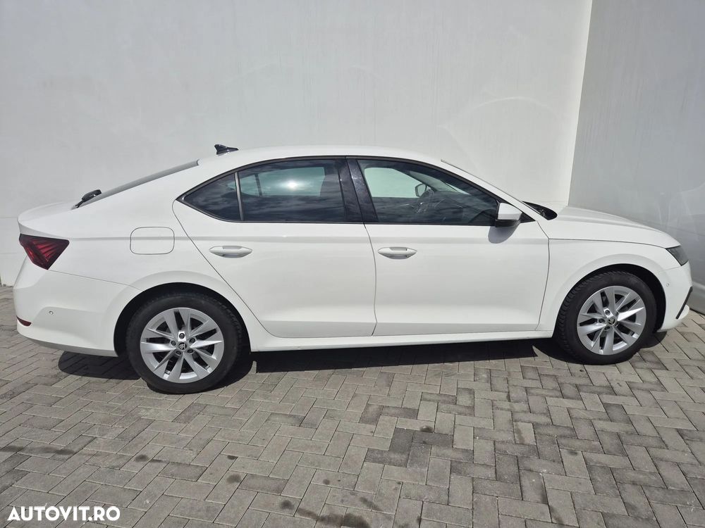 Skoda Octavia 2.0 TDI DSG Style - 6
