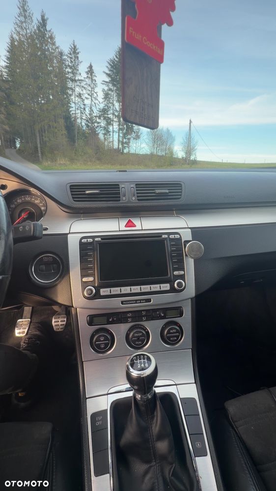 Volkswagen Passat 2.0 TDI DPF Highline - 11