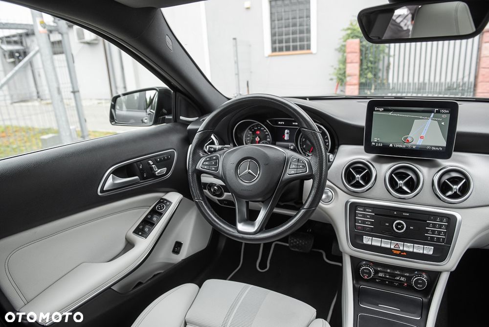 Mercedes-Benz GLA 200 7G-DCT Edition 1 - 28