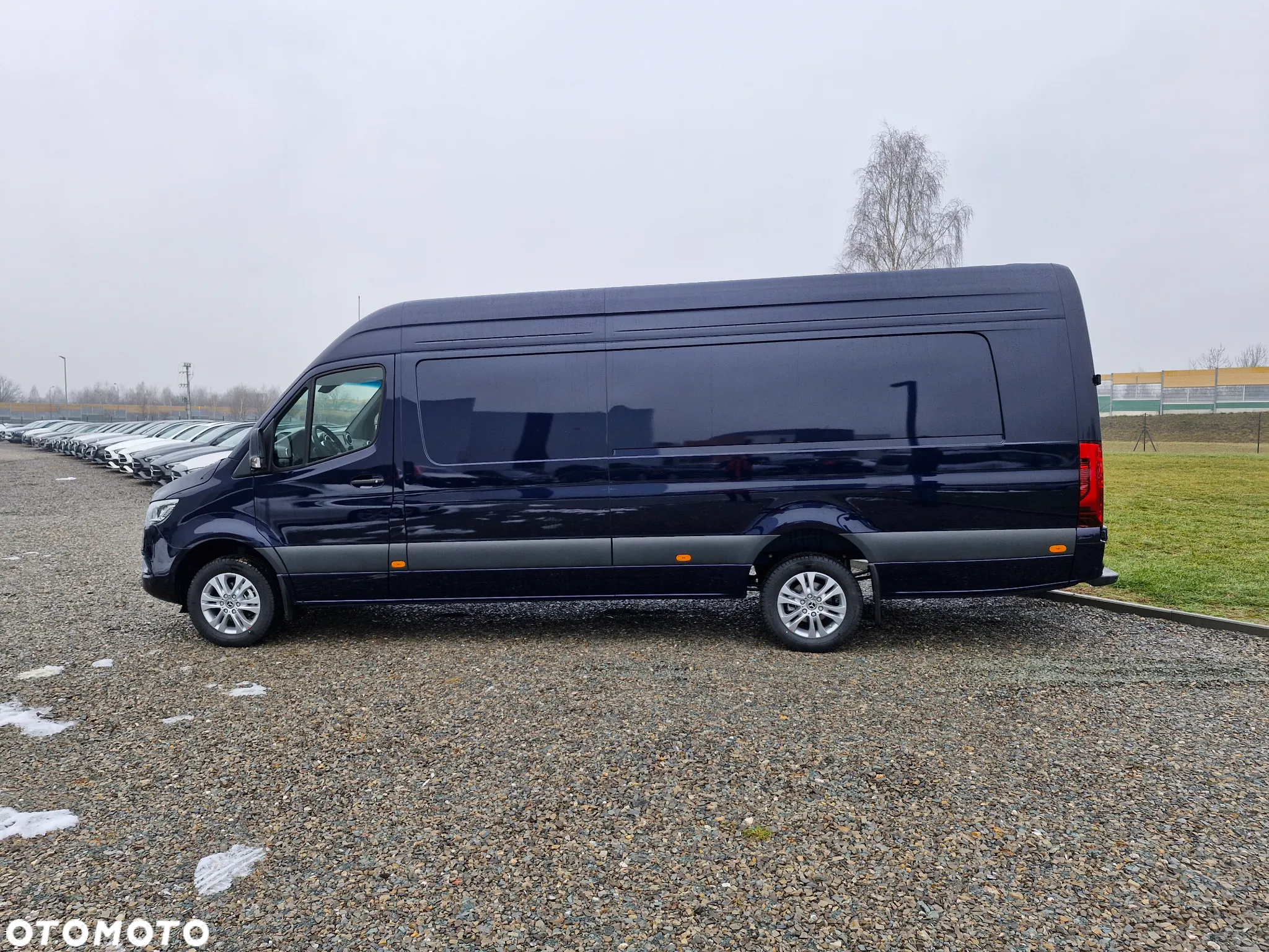 Mercedes-Benz Sprinter 319 - 8