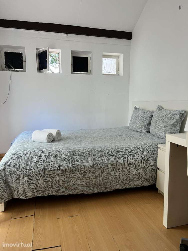 Quarto - localizado em Paranhos Porto - Grande imagem: 5/43