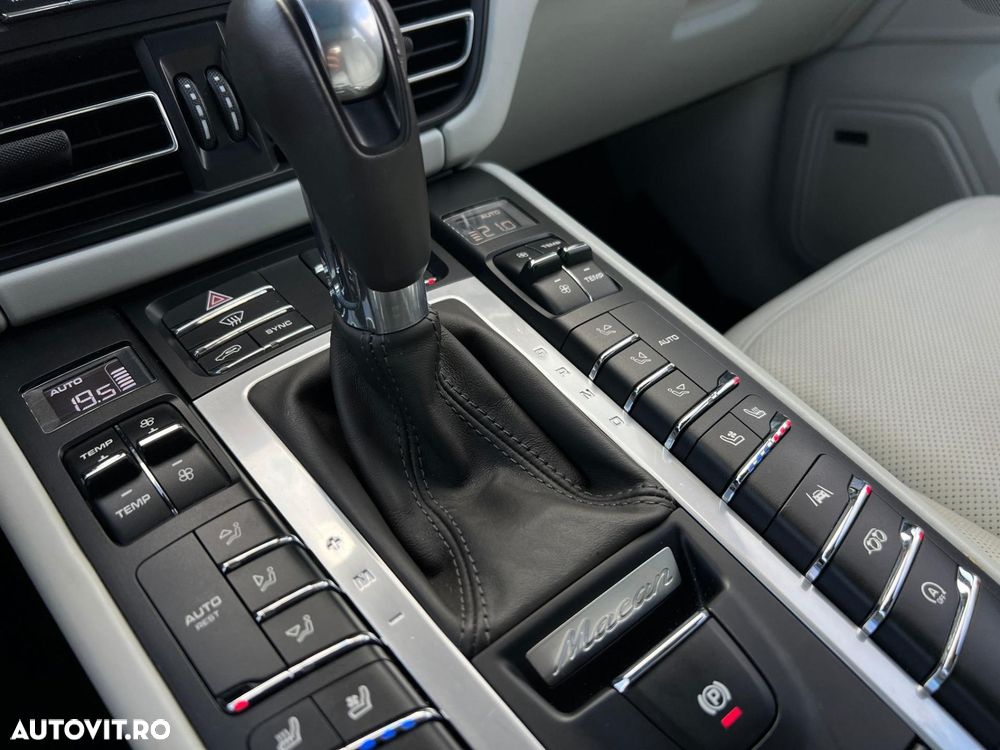 Porsche Macan GTS PDK - 26