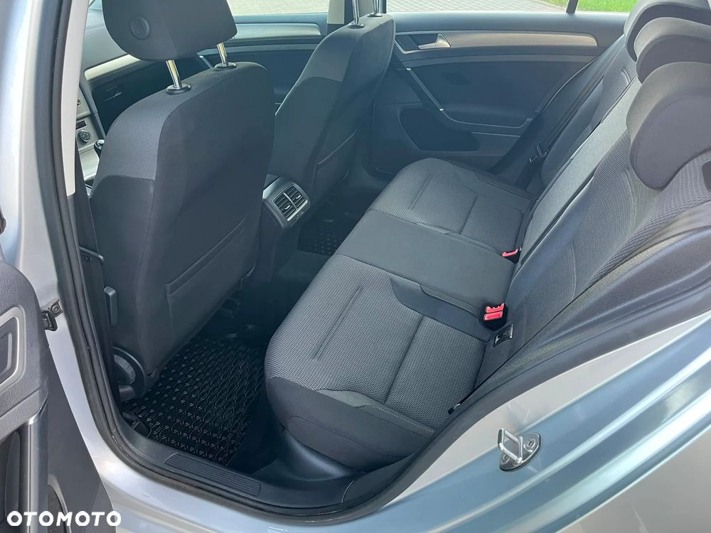 Volkswagen Golf 1.2 TSI BMT Comfortline - 18
