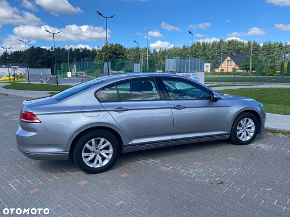 Volkswagen Passat 2.0 TDI BMT Trendline - 19