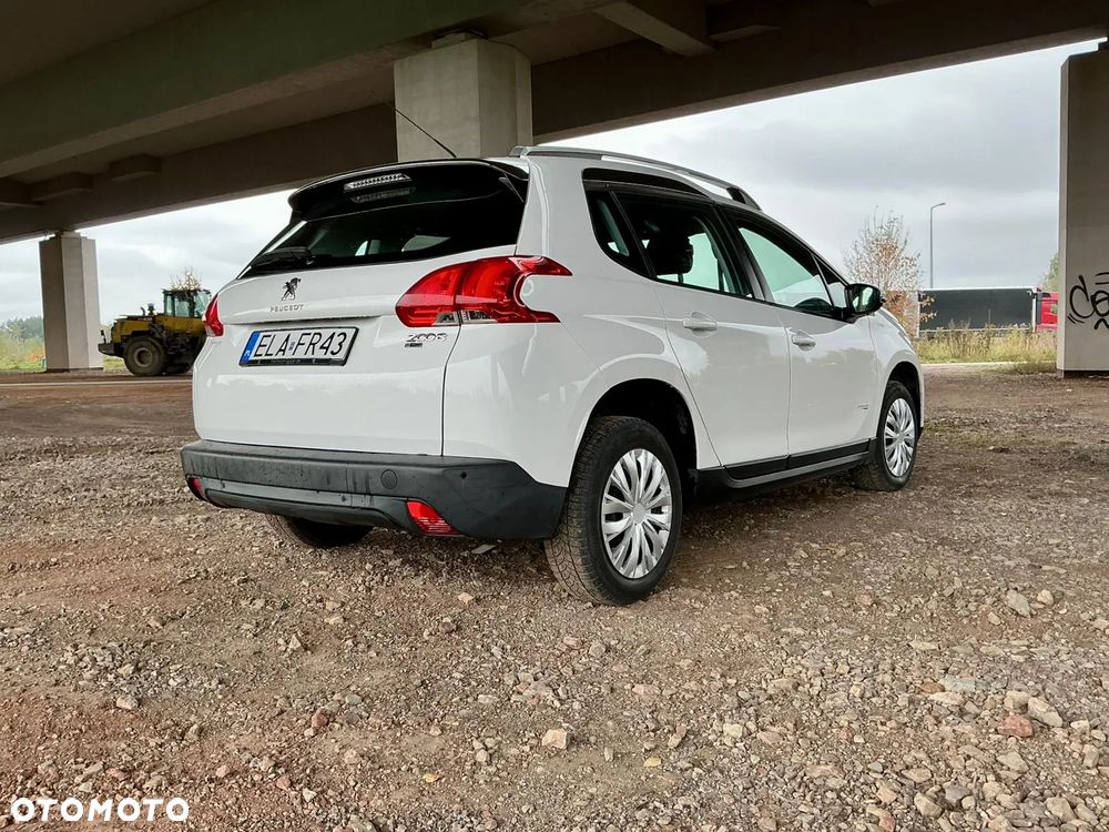 Peugeot 2008 1.6 e-HDi Allure S&S - 6