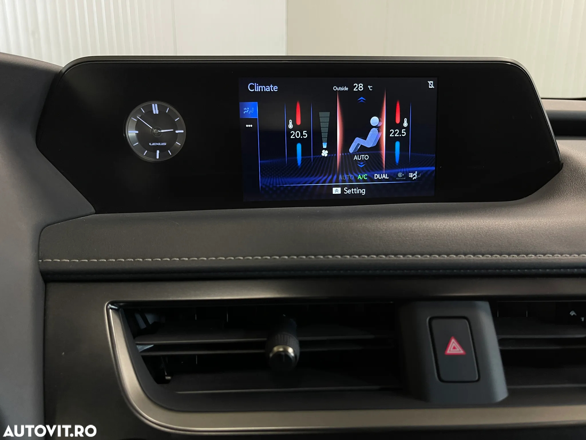 Lexus UX 250h 2.0L HEV 20H- (178 HP) 4X2 CVT Business - 16
