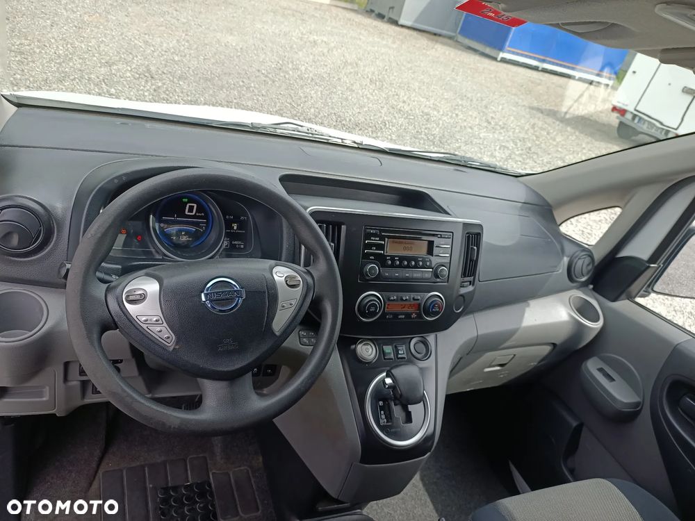 Nissan ENV 200 Maxi - 14