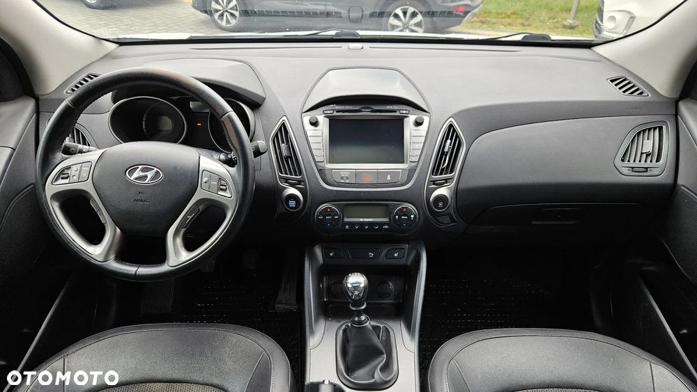 Hyundai ix35 1.7 CRDi 2WD blue Finale Gold - 22
