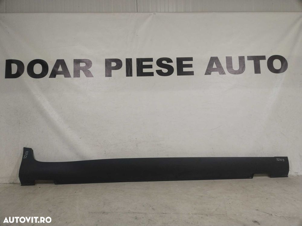 Ornament prag dreapta Kia Stonic, 2017, 2018, 2019, 2020, 2021, 2022, cod origine OE 87754-H8400. - 1