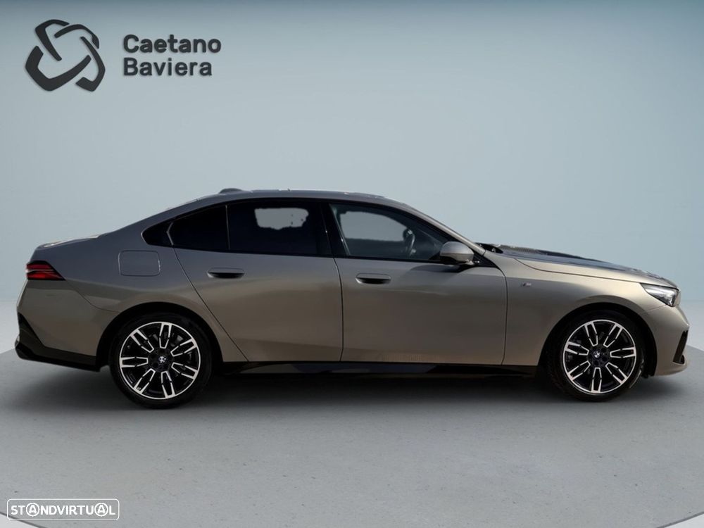 BMW 520 d Pack Desportivo M - 9
