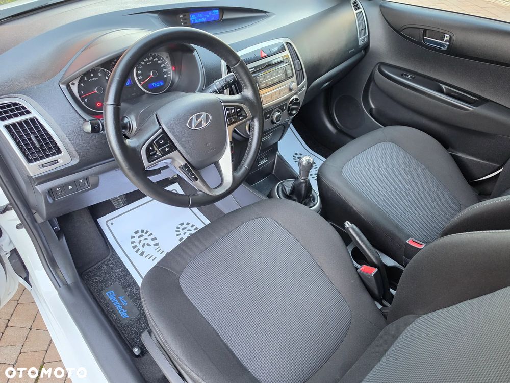 Hyundai i20 blue 1.2 Advantage+ - 24