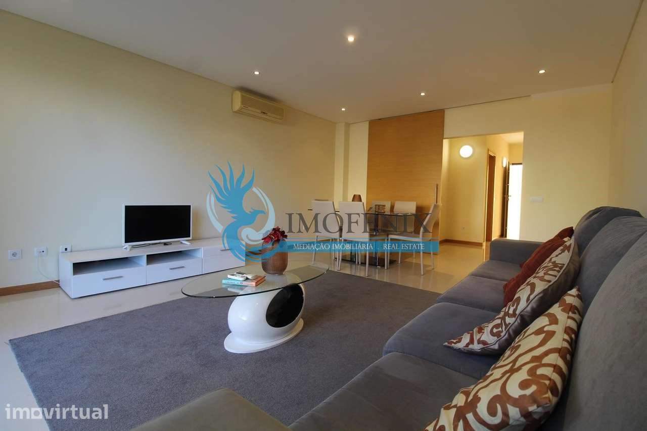 Moradia T2 em Condomínio Fechado com Vista Mar – Arrendamento Anual - Grande imagem: 2/36