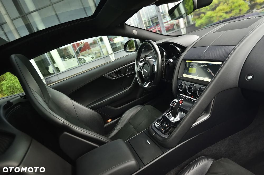 Jaguar F-Type Coupe P300 R-Dynamic - 27