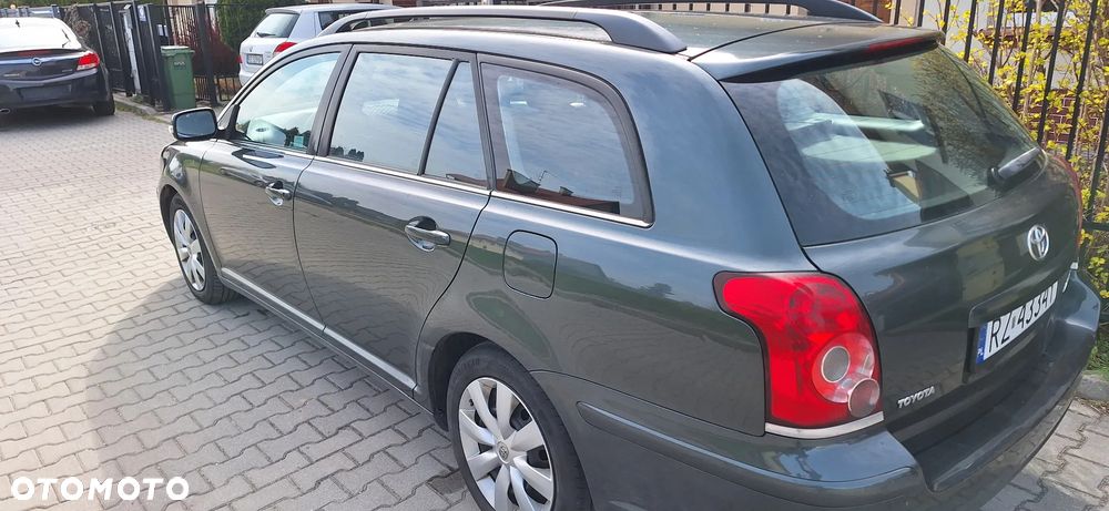 Toyota Avensis - 3