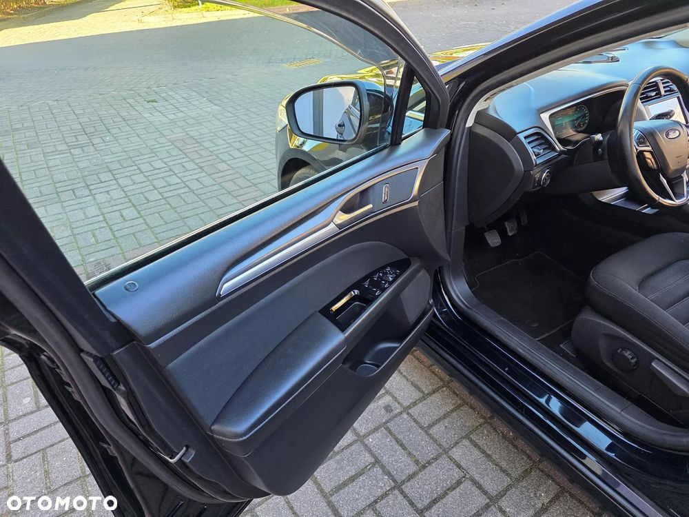 Ford Mondeo 2.0 TDCi Titanium - 25