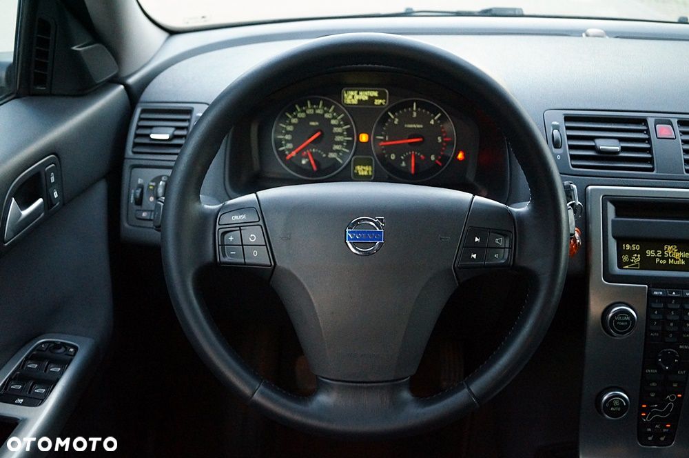 Volvo V50 D5 Momentum - 22