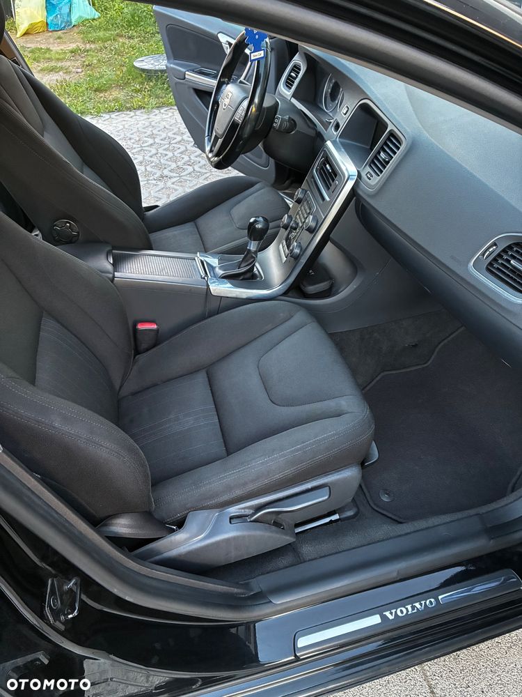 Volvo V60 D2 Momentum - 6