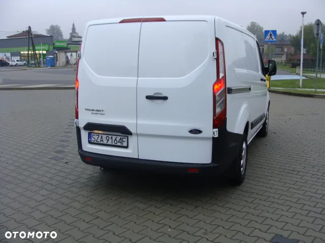 Ford CUSTOM - 5