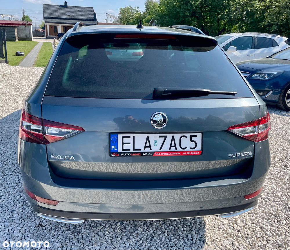 Skoda Superb 2.0 TDI DSG Sportline - 20
