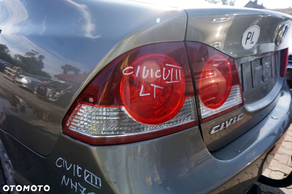 LAMPA TYLNA LEWA CIVIC VIII SEDAN 33551-SNB-G01 HONDA 2006-2010 - 1