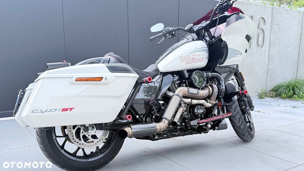Harley-Davidson Touring Road Glide - 4