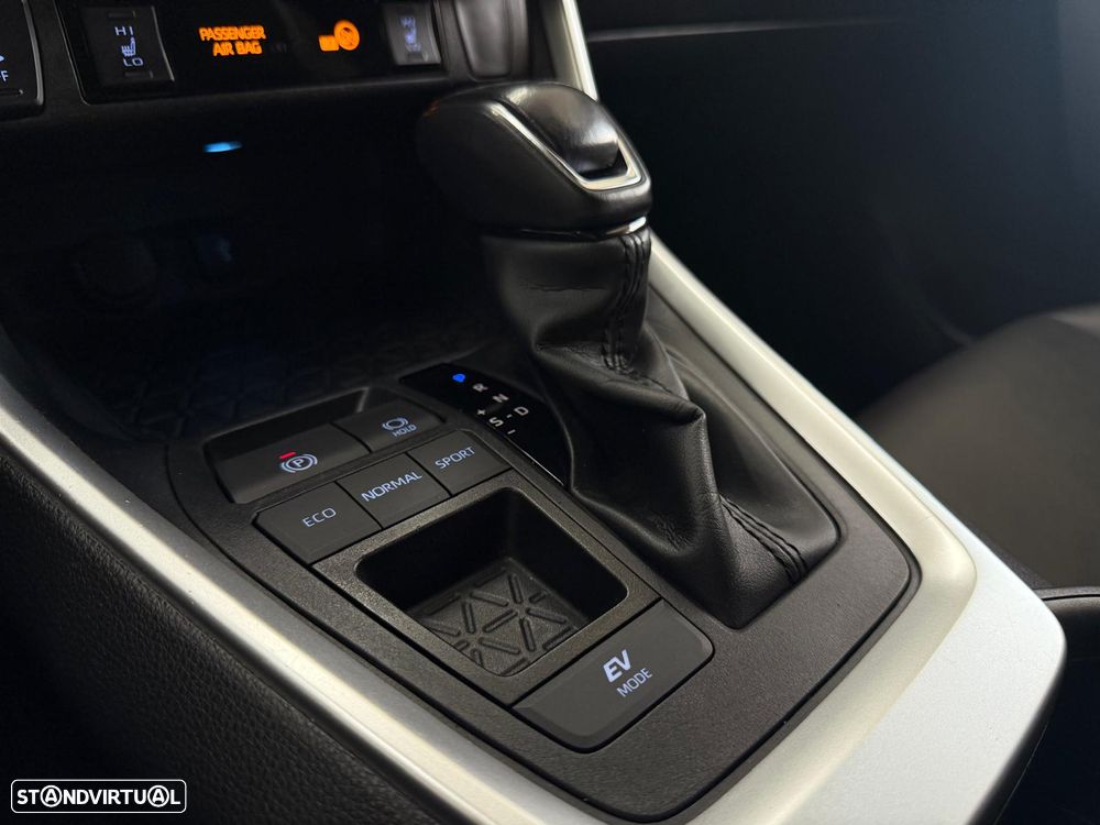 Toyota RAV4 2.5 HDF Square Collection - 24