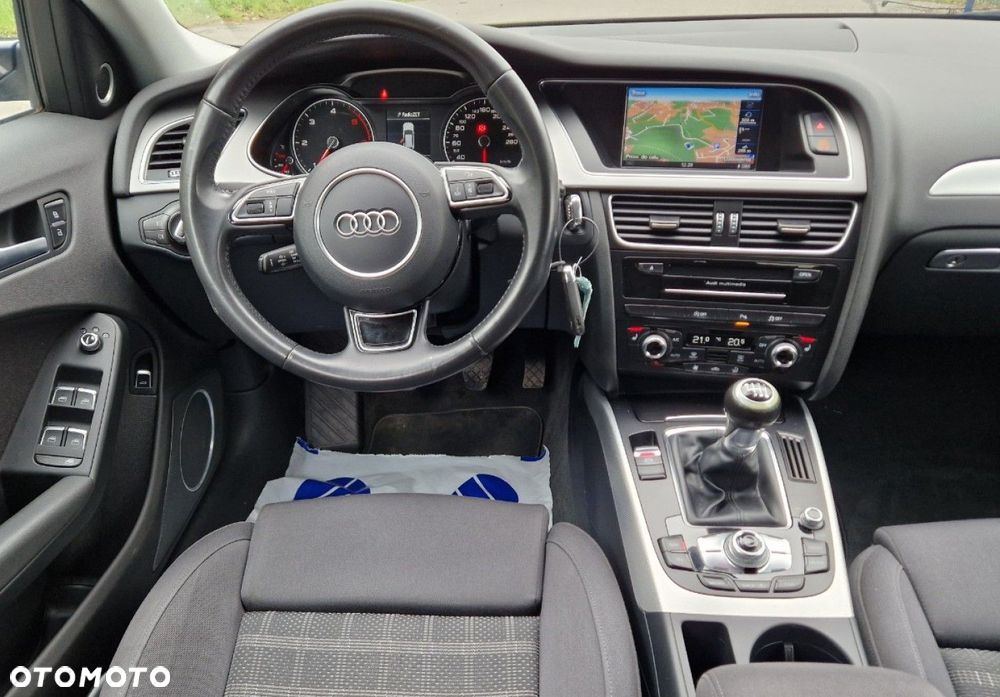 Audi A4 Avant 2.0 TDI DPF quattro S line Sportpaket - 26
