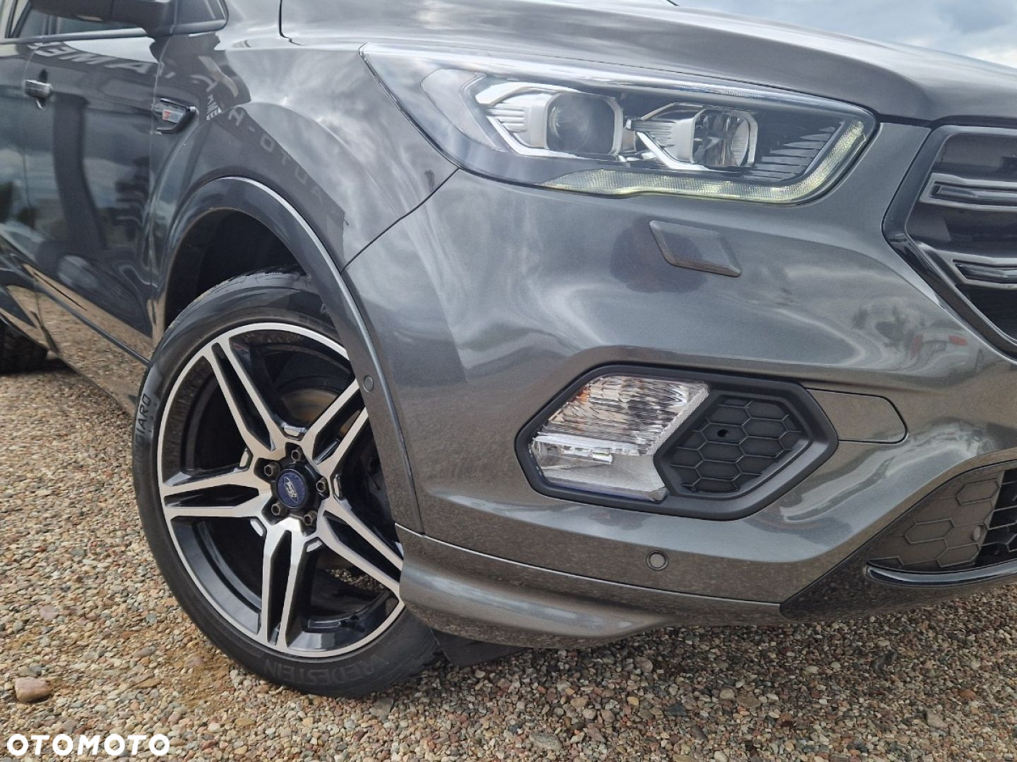 Ford Kuga 1.5 EcoBoost 2x4 ST-Line - 32