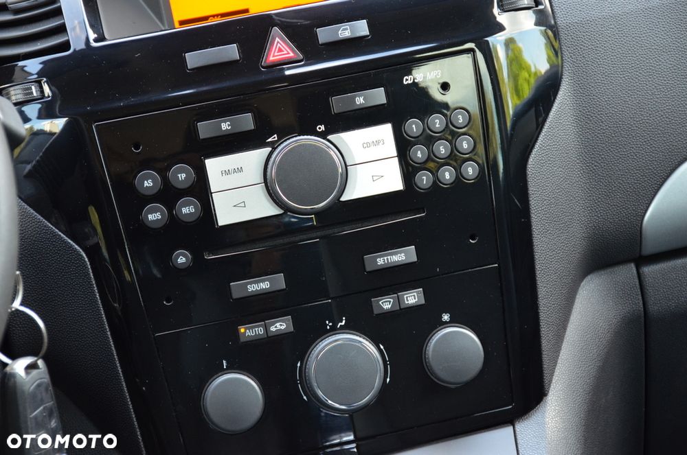 Opel Zafira 1.8 Cosmo - 32
