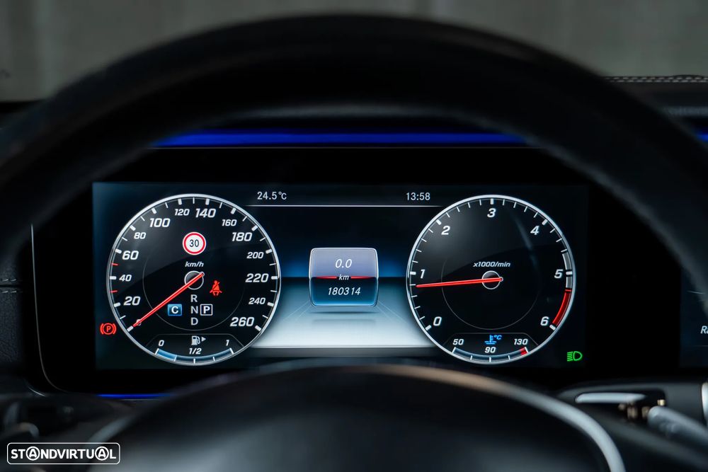 Mercedes-Benz E 220 d AMG - 13