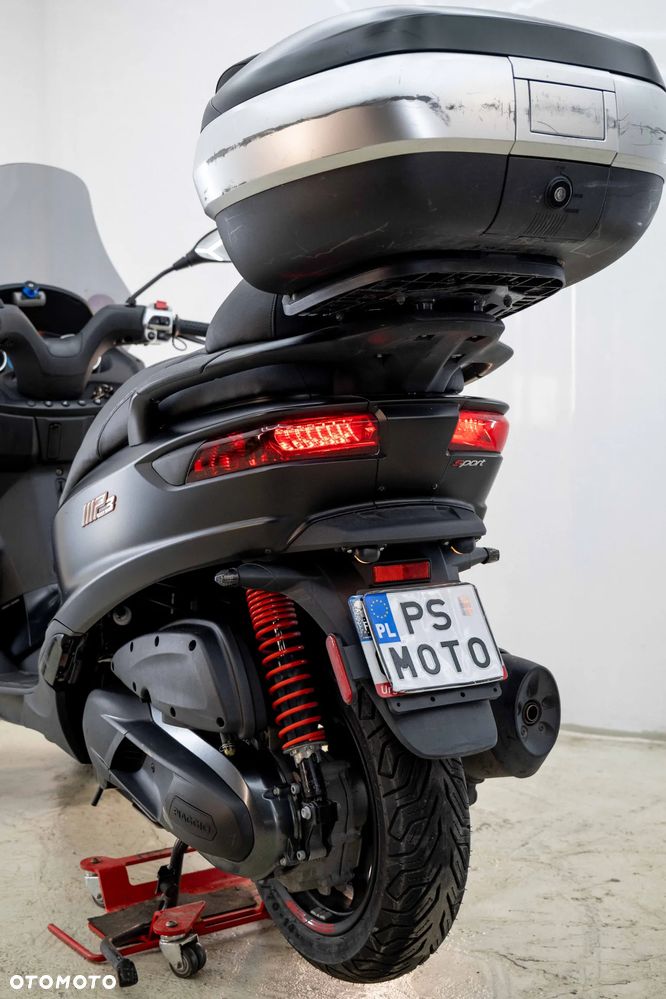Piaggio MP-3 - 18