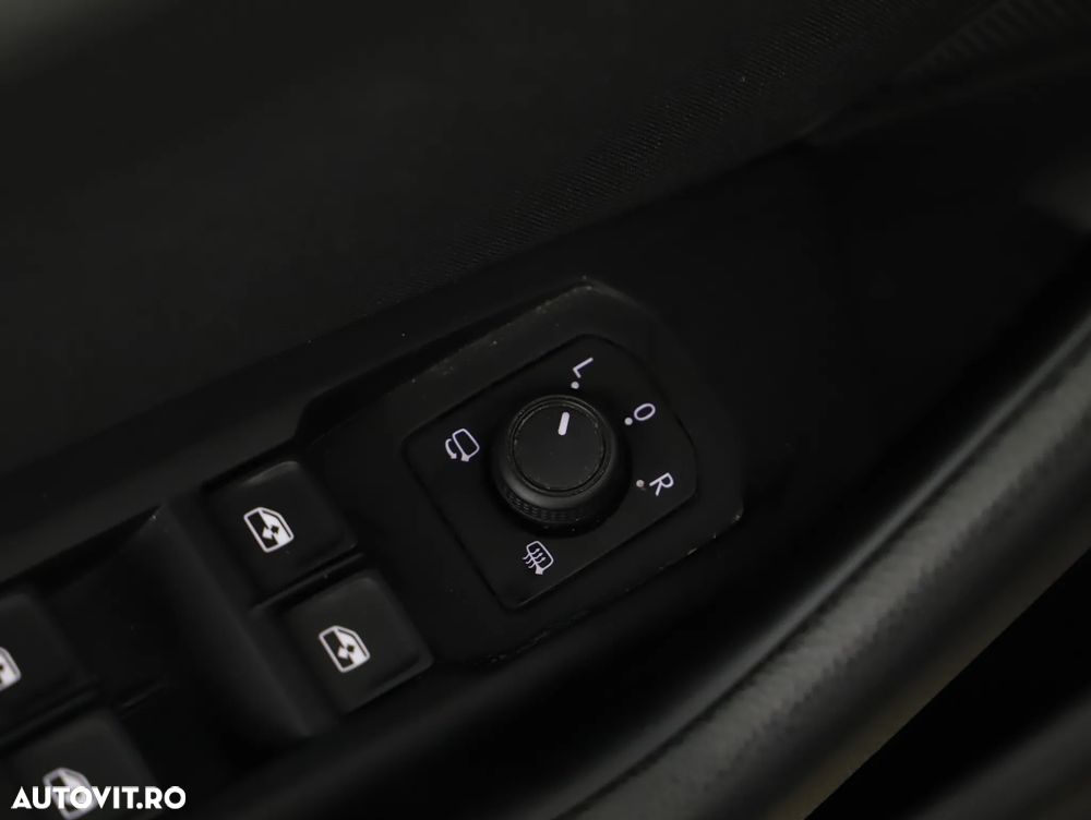 Volkswagen Passat Variant 2.0 TDI SCR DSG BlueMotion Comfortline - 10