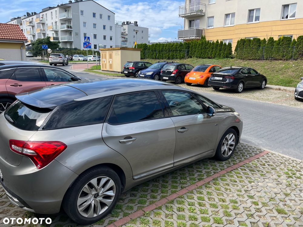 Citroën DS5 2.0 HDi Hybrid4 SoChic MCP - 2
