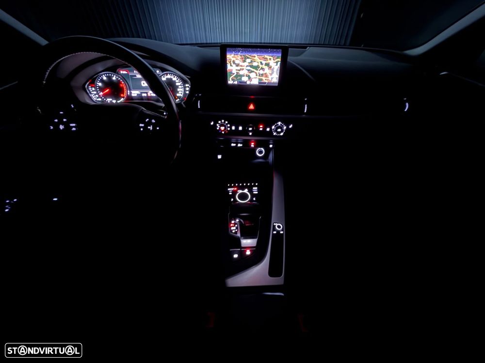 Audi A4 Avant 2.0 TDI ultra S tronic sport - 40