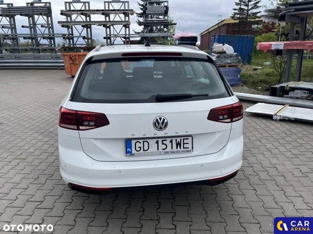 Volkswagen Passat - 4
