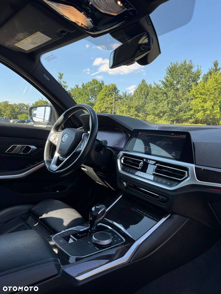 BMW Seria 3 330i xDrive Luxury Line - 9