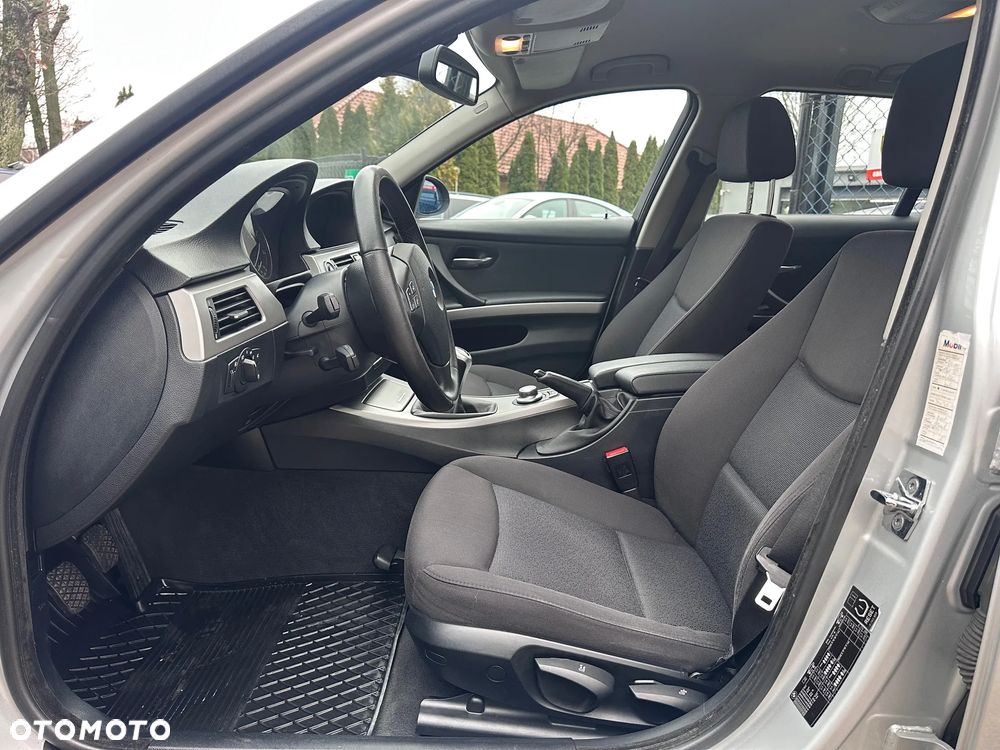 BMW Seria 3 318d DPF - 19