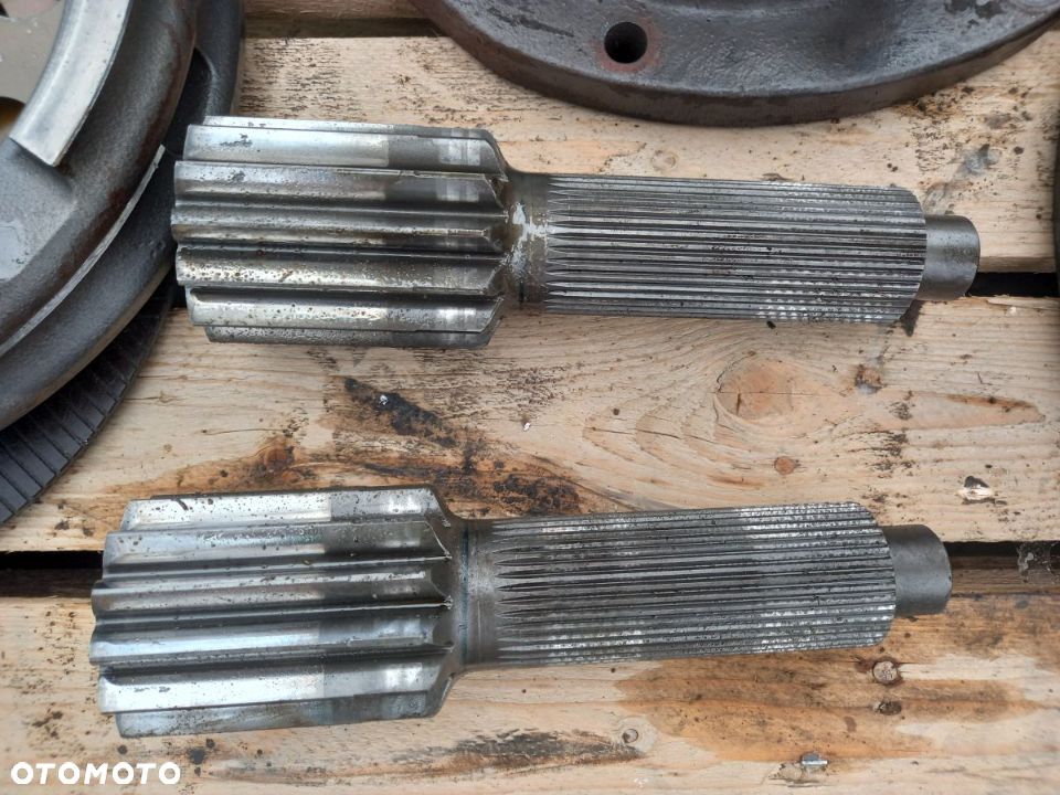 Tylne zwolnice układ planetarny Massey Ferguson 6170 - 8