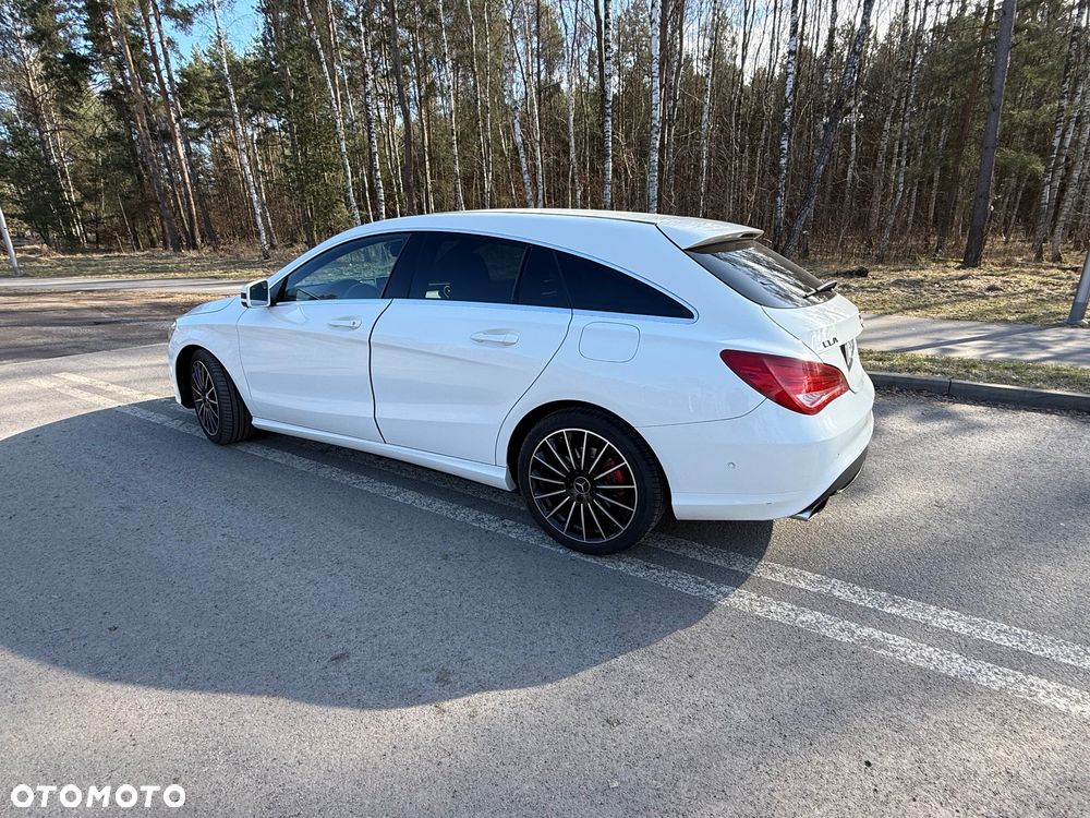 Mercedes-Benz CLA 200 - 4