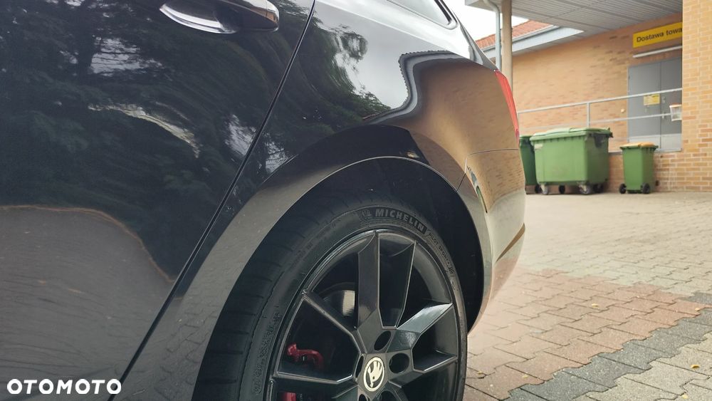 Skoda Octavia 2.0 TDI DSG RS - 20