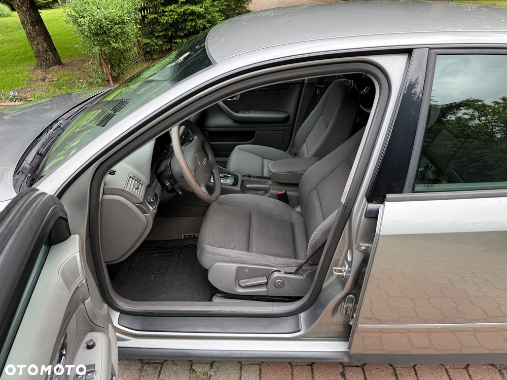 Audi A4 Limousine - 7