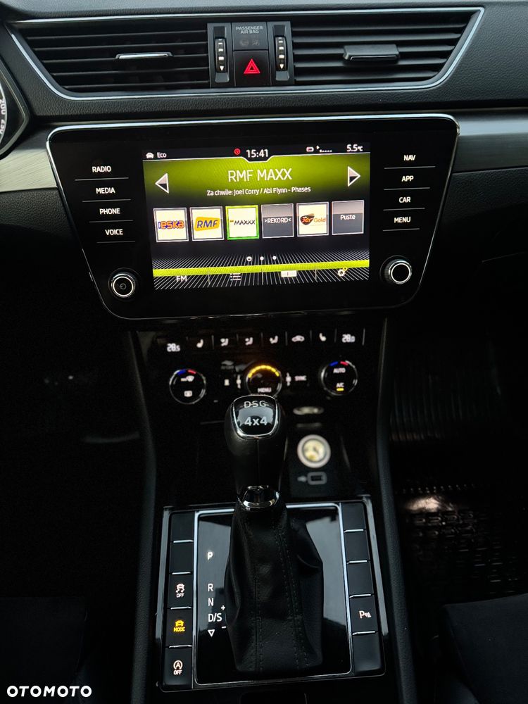 Skoda Superb 2.0 TSI 4x4 DSG SportLine - 23