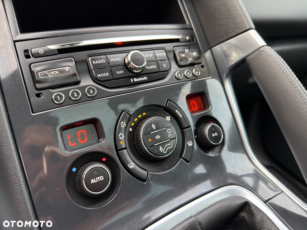 Peugeot 3008 1.6 Premium - 19