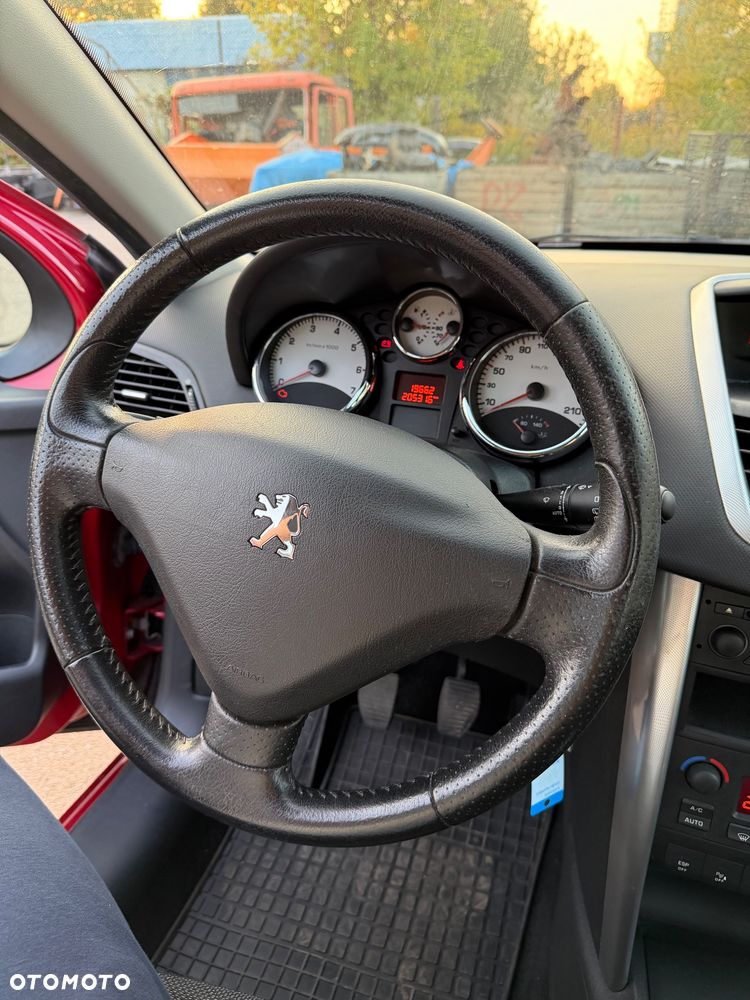 Peugeot 207 - 25